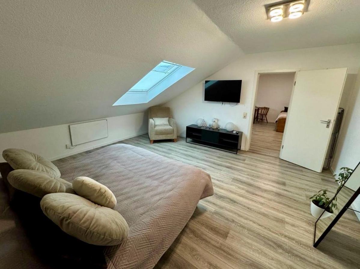 Marienhaus Apartment - Zentral, Parken, Netflix, Kontaktloses Einchecken Wuppertal Extérieur photo